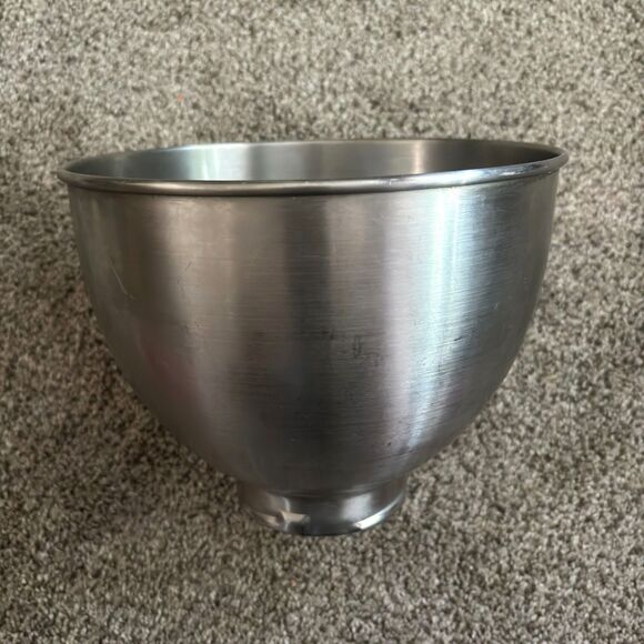 Kitchen Aid 4.5 Qt. K45SB Stainless Steel Mixer Bowl No Handle Replacement Bowl - Picture 1 of 4
